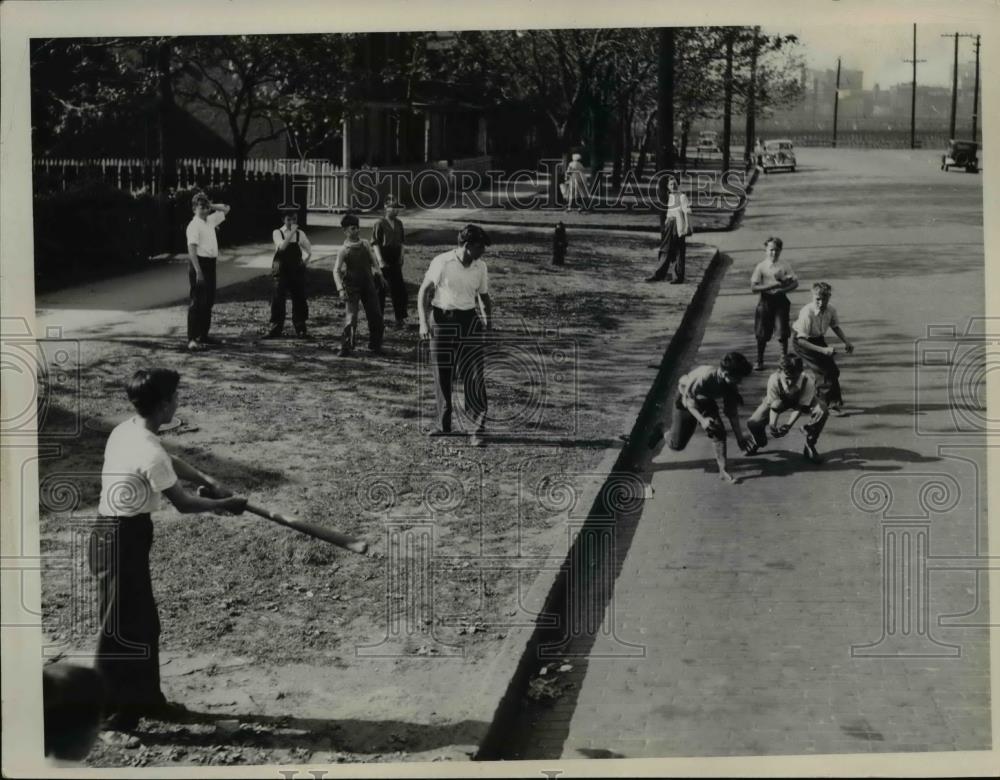 1938 Press Photo Ball Game On Tree lawn - nee92363 - Historic Images