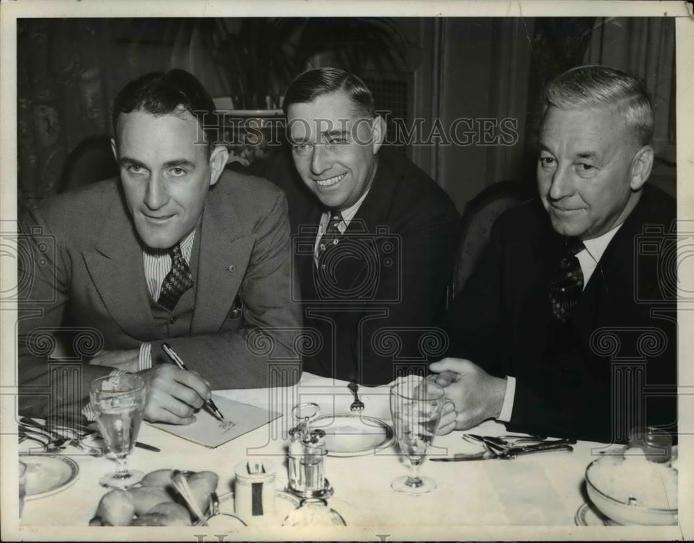1938 Press Photo Johnny Allen, Oscar Vitt and Alva Bradley - nee90956 - Historic Images