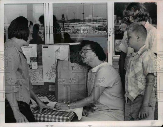 1965 Press Photo League of Women Voters clubs at Lake Country - nee92624 - Historic Images