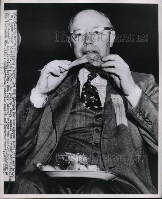 1951 Press Photo Senator Robert Taft at GOP Lincoln Day Box Supper Washington DC - Historic Images