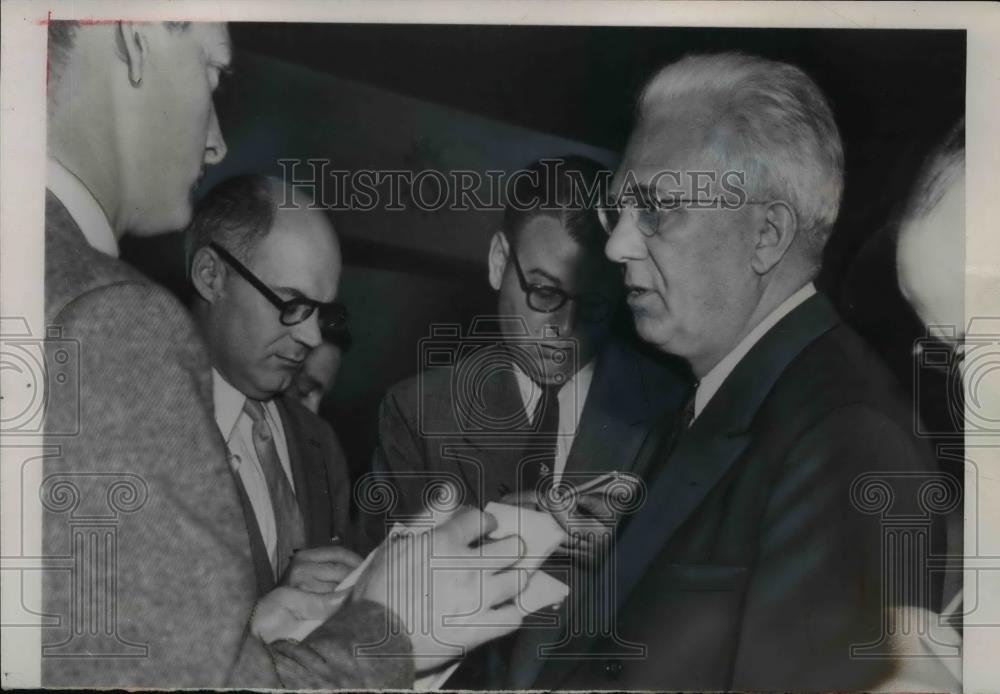 1954 Press Photo Senator Home Ferguson Talking To The Newsmen - nee92192 - Historic Images