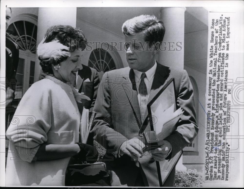 1961 Press Photo President Kennedy presented National Teachers of the Year Award - Historic Images