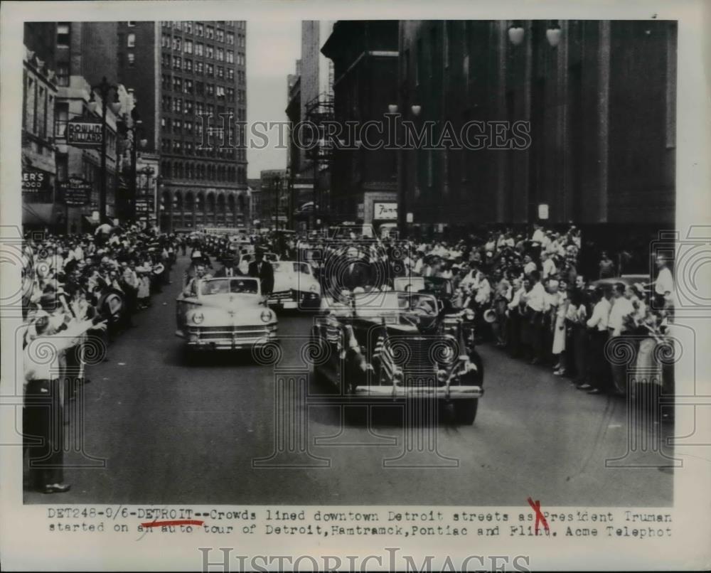 1948 Press Photo Crowds line streets in Detroit as President Truman takes tour - Historic Images