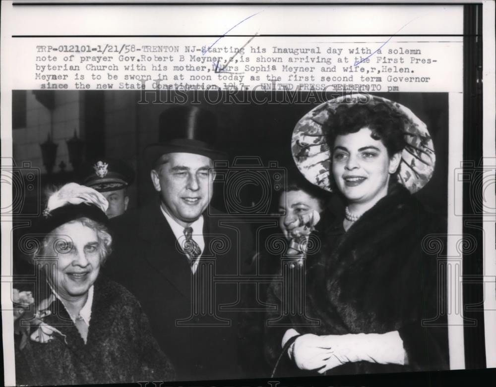 1958 Press Photo Gov. Robert Meyner with mother and wife at Presbyterian Church - Historic Images