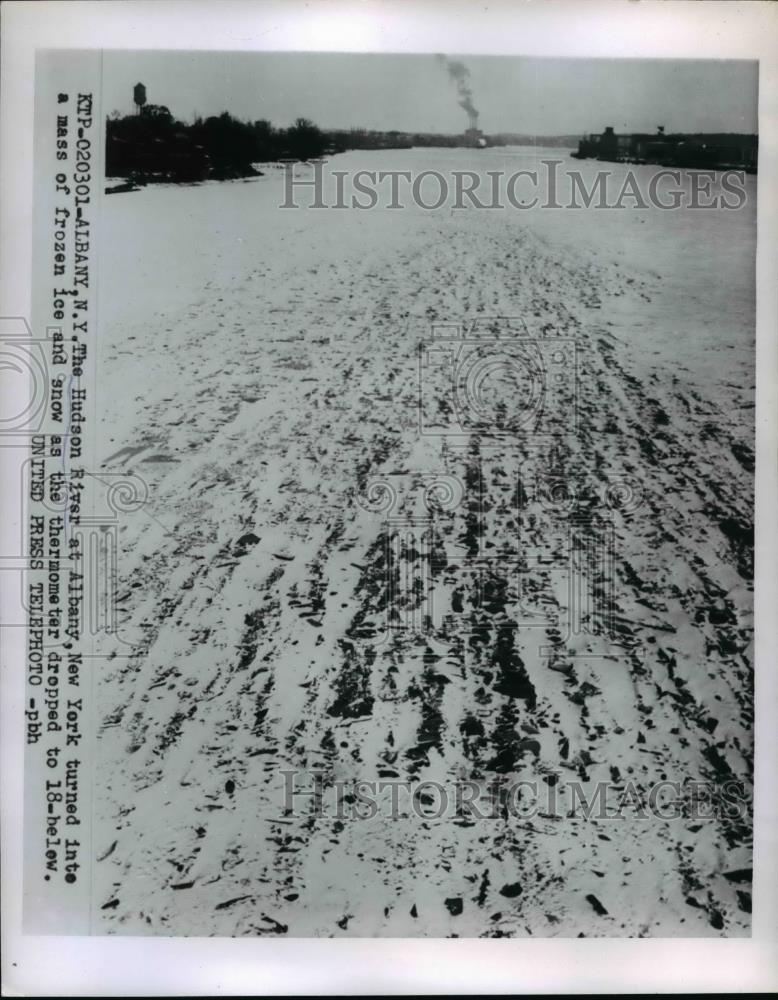 Undated Press Photo HUdson River at Albany turned into a mass of frozen Ice - Historic Images