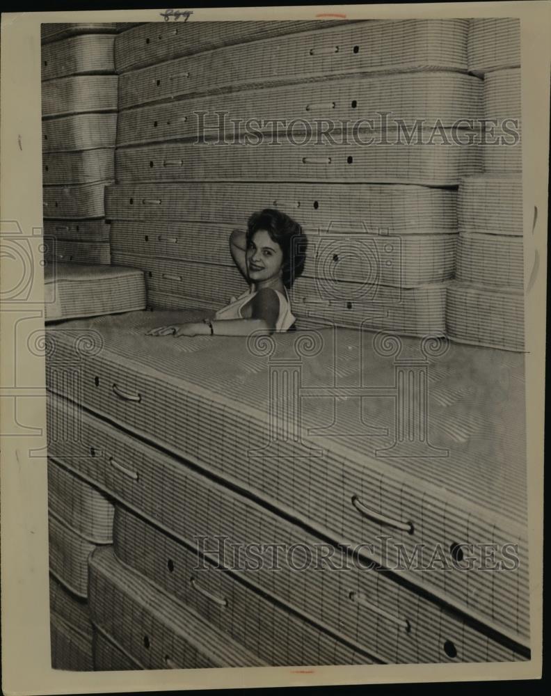 1960 Press Photo Mattresses - nee90109 - Historic Images