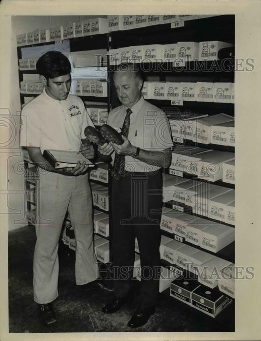 1971 Press Photo Ron Poharence Bob Purdy - nee92847 - Historic Images