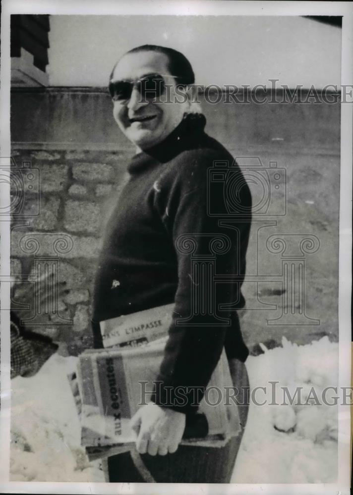 1955 Press Photo Premier Mendes France at his fashionable resort in Megeve - Historic Images