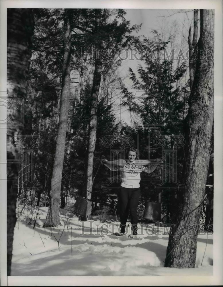 1948 Press Photo Anne Saurman of Clearwater Florida at Middlebury College - Historic Images