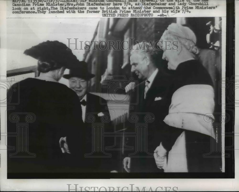 1957 Press Photo Sir Winston Churchill bids farewell to Mrs.John Diefenbaker - Historic Images