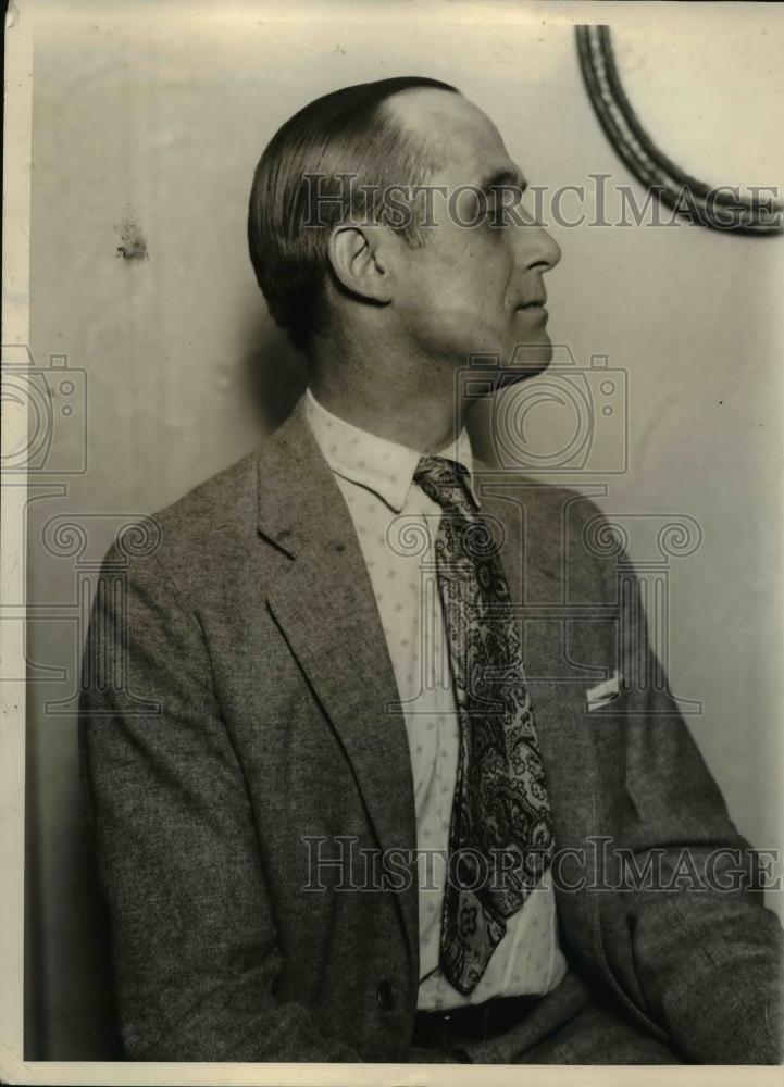 1925 Press Photo Man wears shirt with jacket and tie - nee93157 - Historic Images