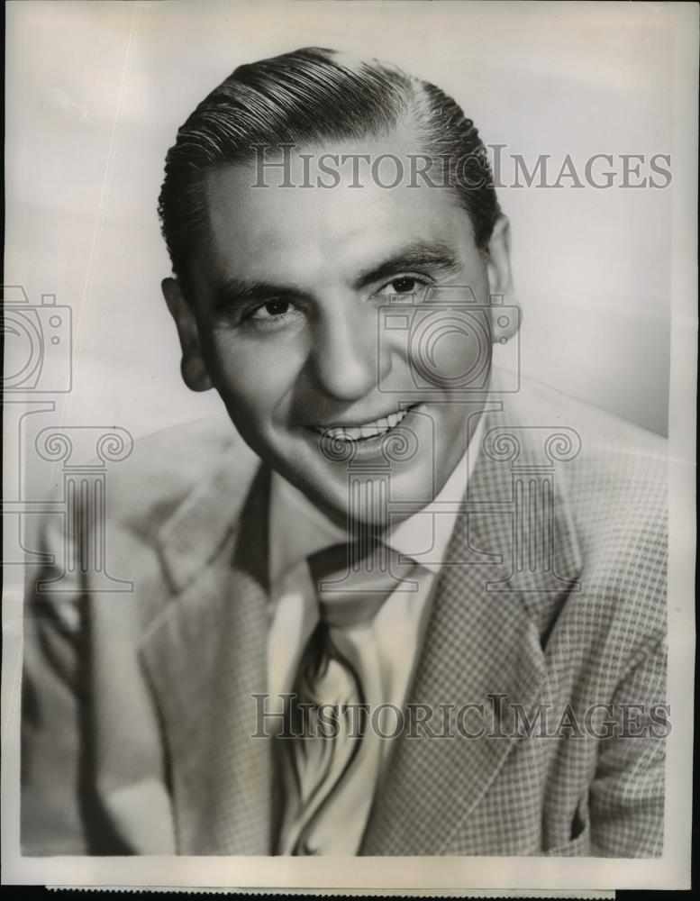 1951 Press Photo Bob Hawk head man of CBS audience participation Bob Hawk Show - Historic Images