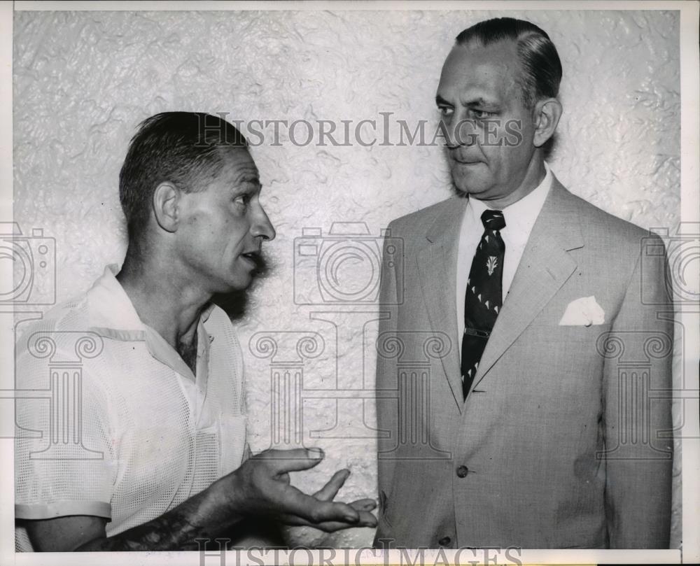 1953 Press Photo Gov.William Stratton with Cook County warden M.Philip Scanlan - Historic Images