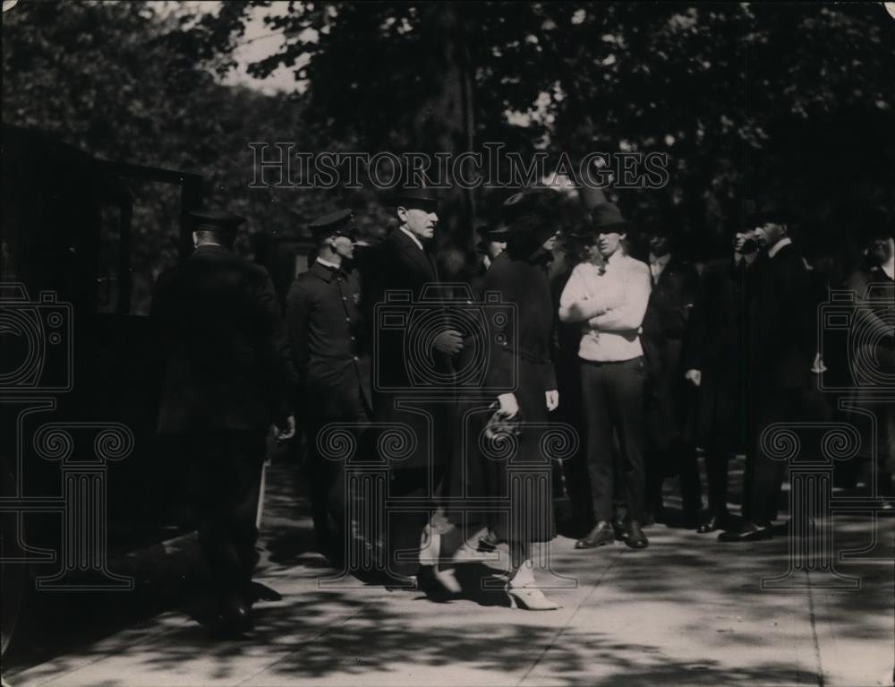 1921 Press Photo Vice President &amp; Mrs Coolidge at funeral of Senator Knox - Historic Images
