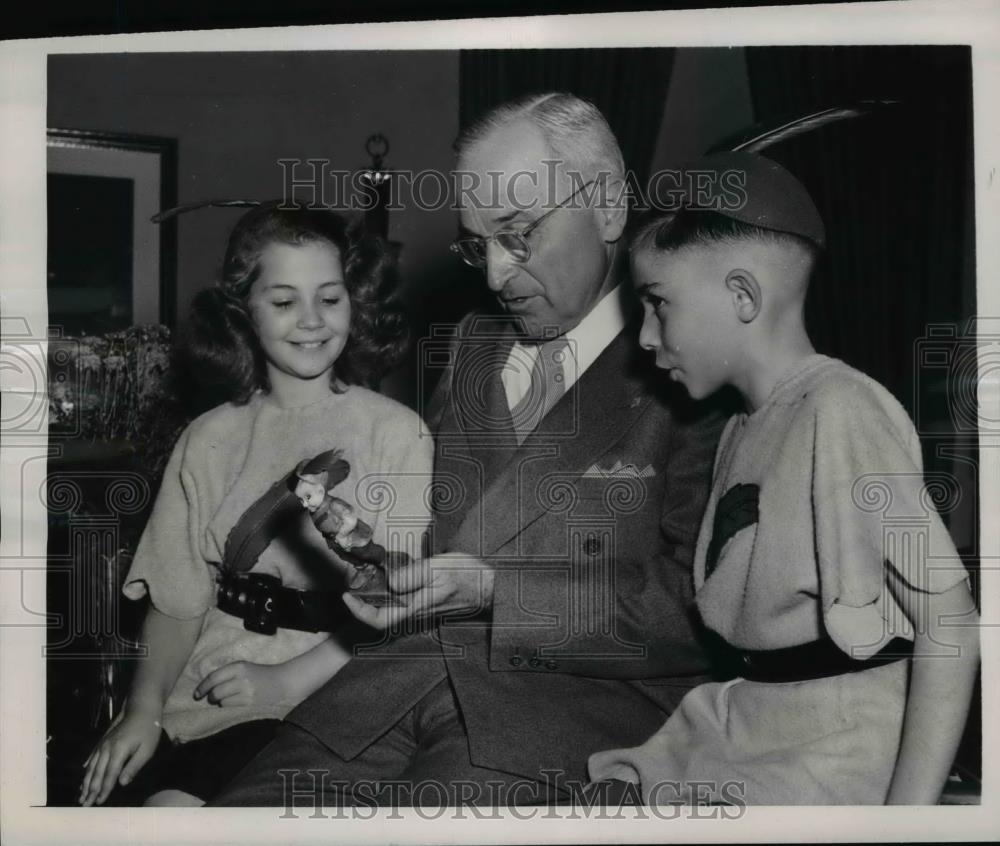 1948 Press Photo Dolores Silverthorne &amp; Jimmy Peyton visit President Truman - Historic Images