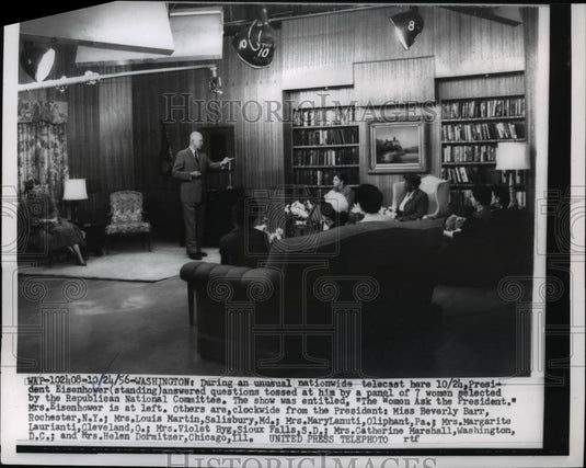1956 Press Photo Pres. Eisenhower answered question by panel of 7 selected women - Historic Images