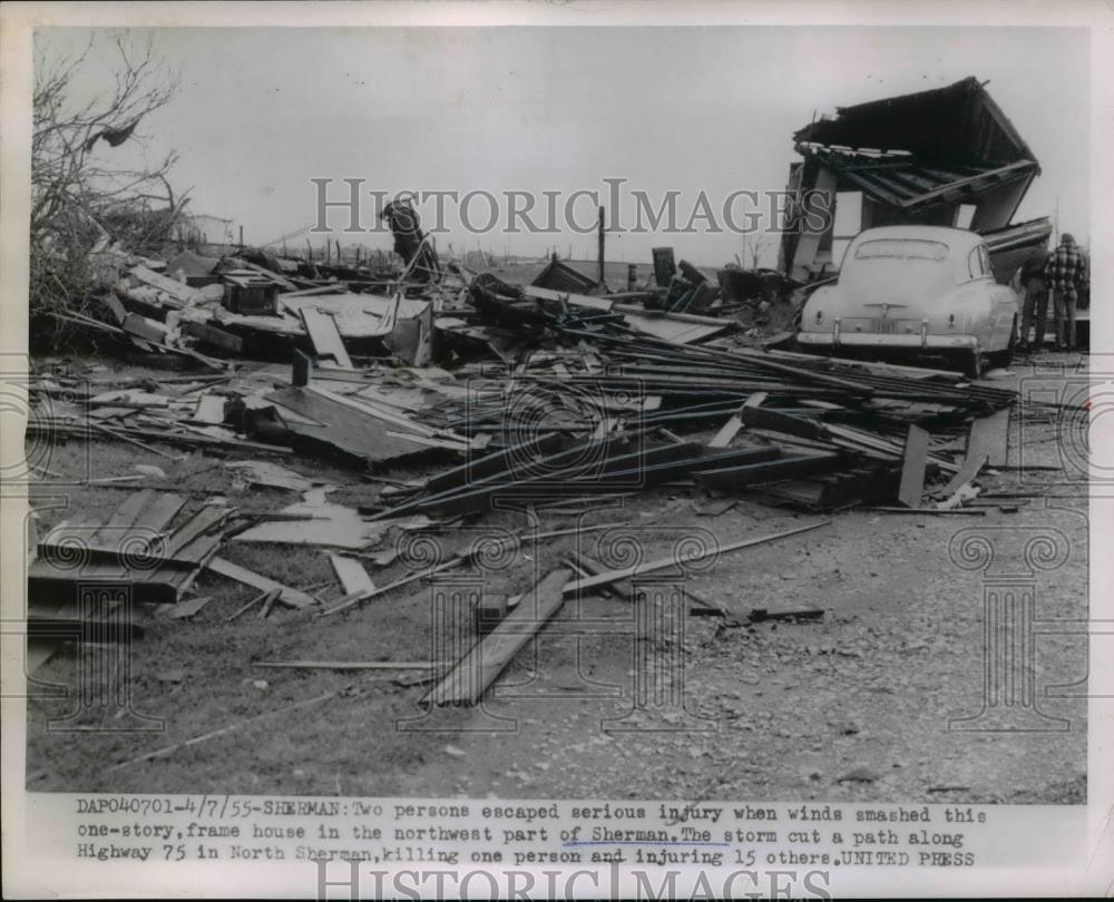 1955 Press Photo Tornado smashed the houses in Northwest part of Sherman - Historic Images