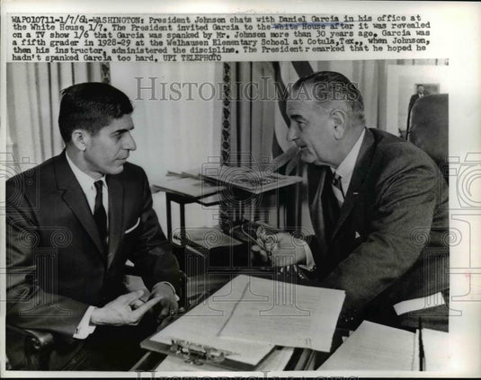 1964 Press Photo President Lyndon Johnson chats with Daniel Garcia - nee90266 - Historic Images