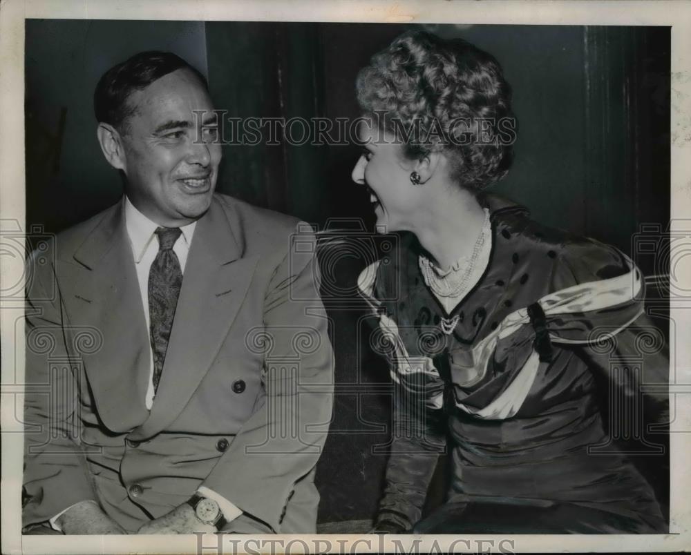 1945 Press Photo Clare Boothe Luce And Joseph Martin At The Backstage - Historic Images