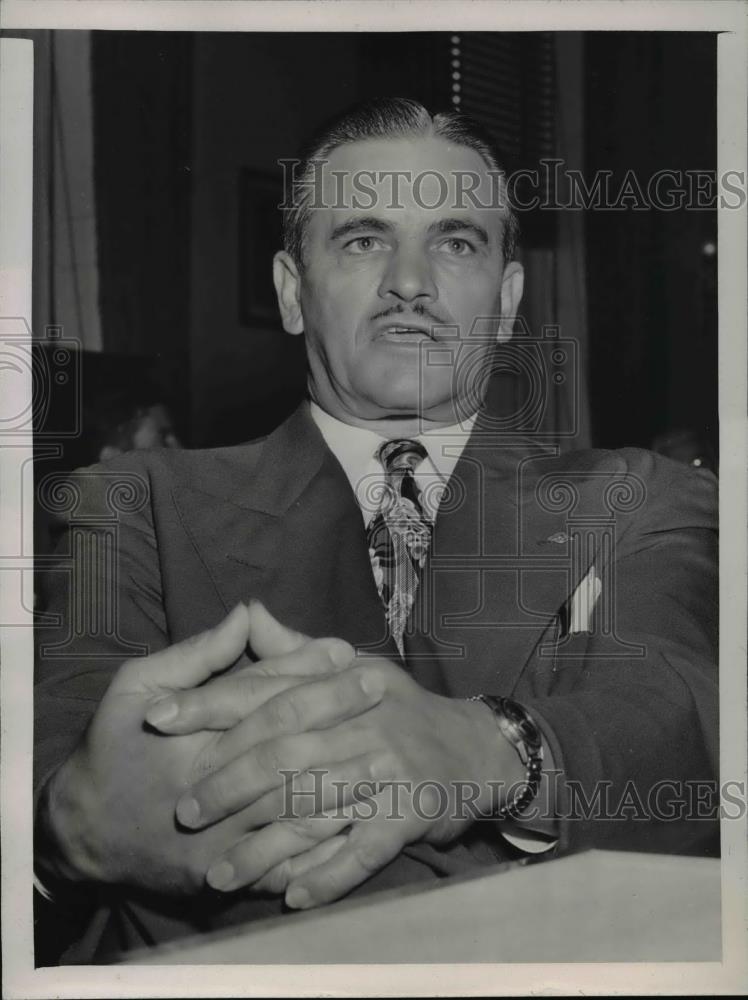 1946 Press Photo Frank L Seymour Regional Director of War Assets Administration - Historic Images