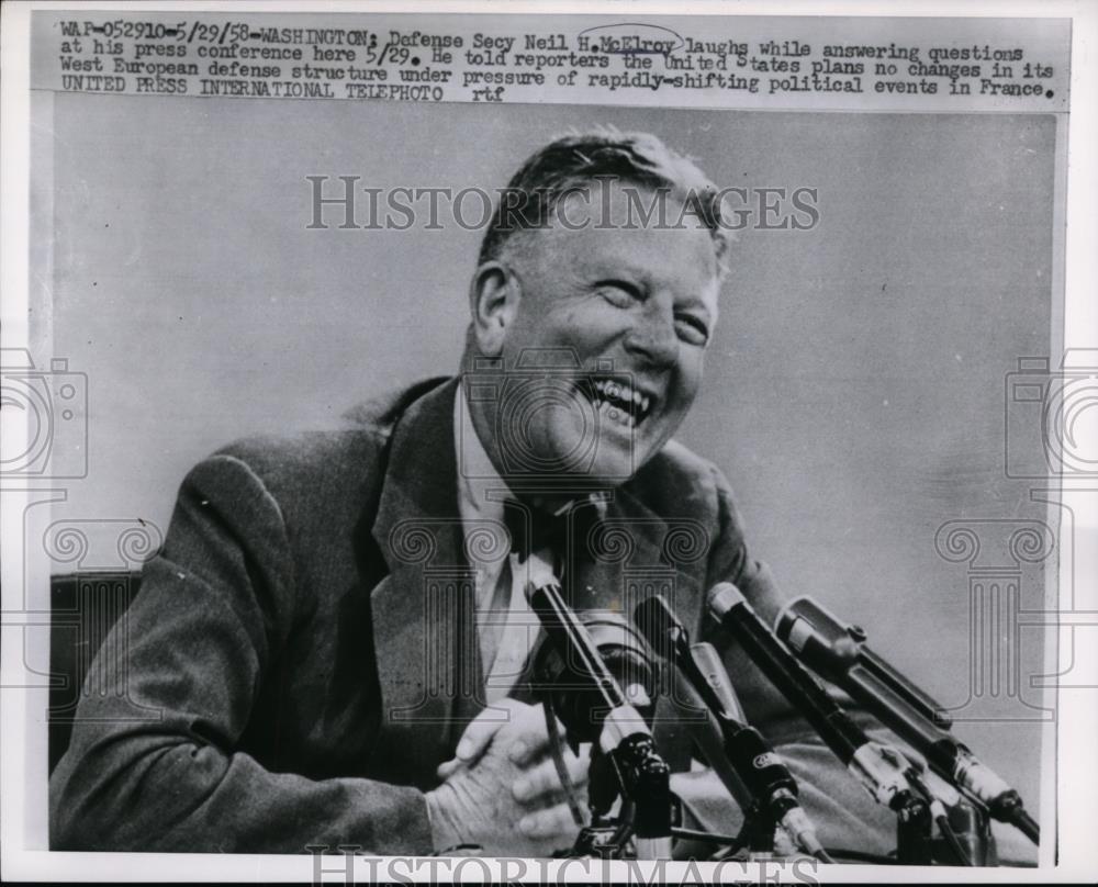 1958 Press Photo Defense Secretary Neil H McElroy speaks on West Europe plans - Historic Images