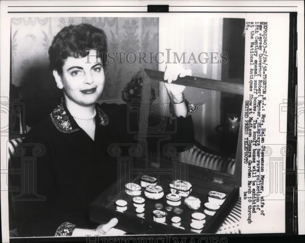 1958 Press Photo Mrs Helen Stevenson Meyner display her 18th Century Snuff boxes - Historic Images