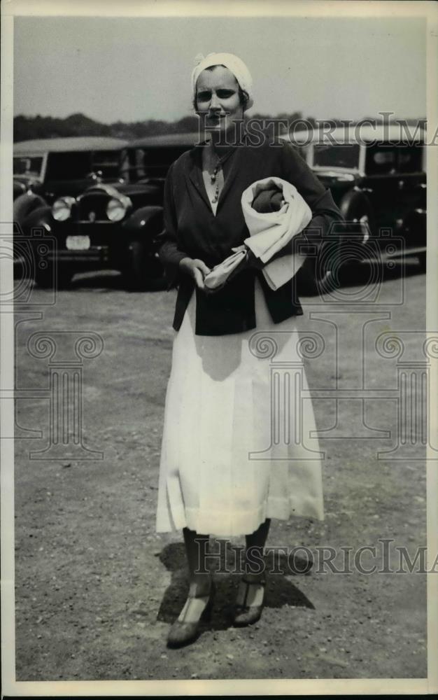 1931 Press Photo Ms Monica Brice at exclusive Bailey&#39;s Beach Newport R.I - Historic Images