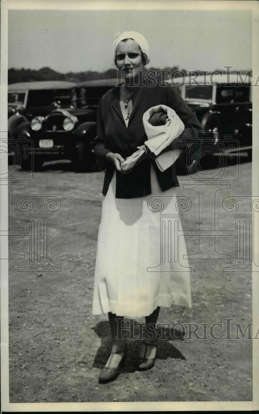 1931 Press Photo Ms Monica Brice at exclusive Bailey's Beach Newport R.I - Historic Images