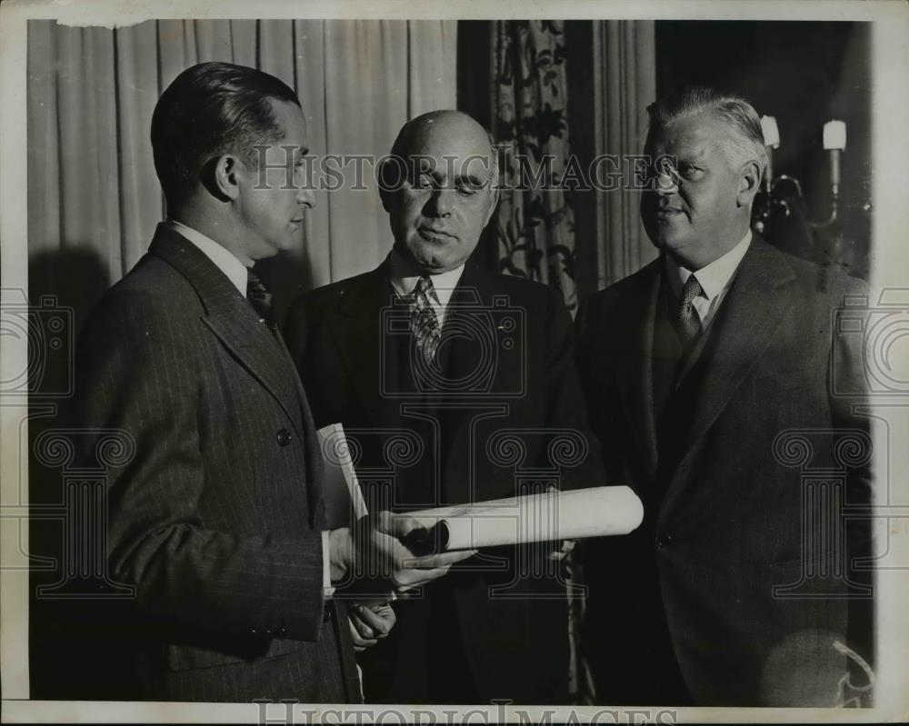 1934 Press Photo Gov Lehman confers with law makers - nee93387 - Historic Images