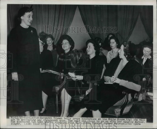 1949 Press Photo Margaret Truman At The Press Conference In The White House - Historic Images