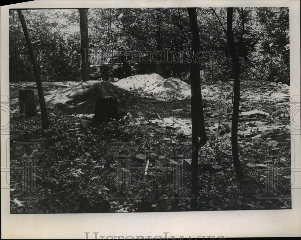 Undated Press Photo Ohio Cleanup - nee93370 - Historic Images