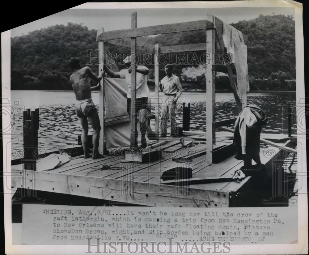 1951 Press Photo Crew of raft Lathargia make a trip to N.Y to New Orleans - Historic Images