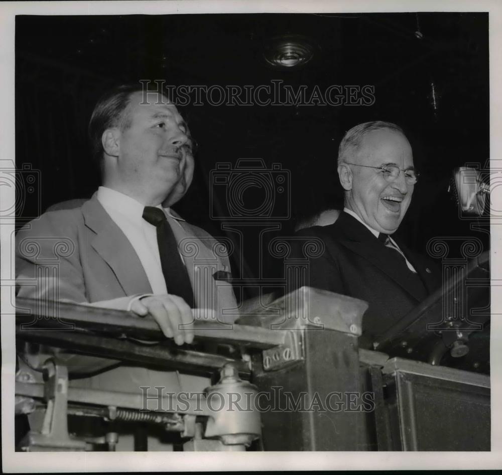 1952 Press Photo Pres.Harry Truman with Michael V. Disalle at Crestline Ohio - Historic Images