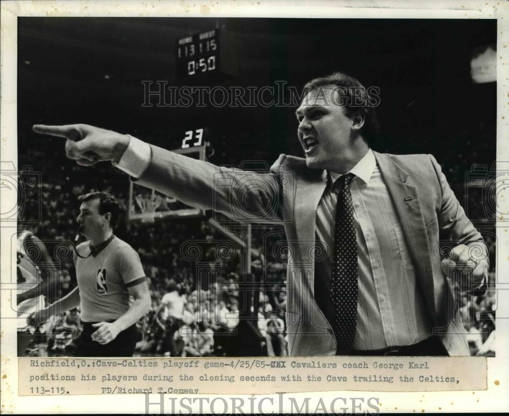 1985 Press Photo George Karl, Cavaliers Coach at Playoff Game with Celtics - Historic Images