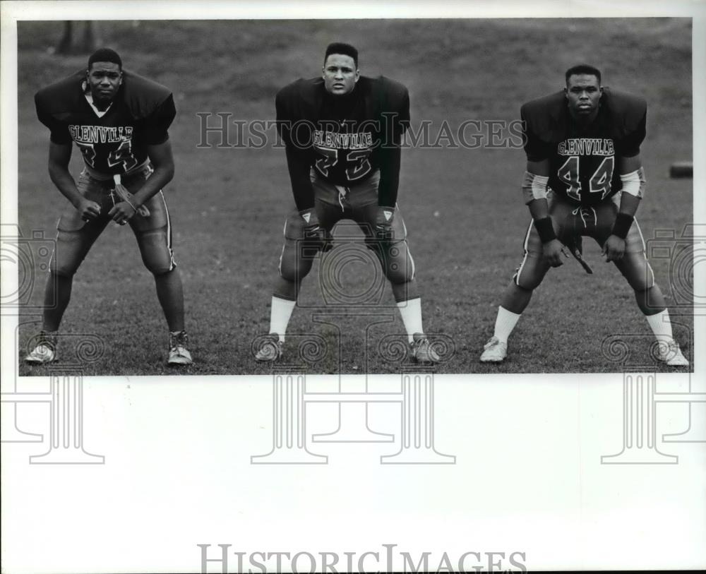 1989 Press Photo Robert Gaddis Leroy Belio and Kevin Hines at Glenville practice - Historic Images