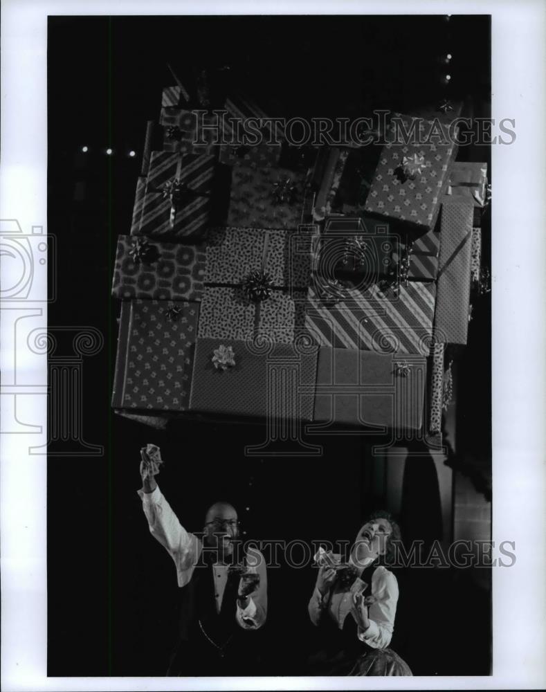 1996 Press Photo David White &amp; Susan Ericksen in Play - The Gifts of the Magi - Historic Images