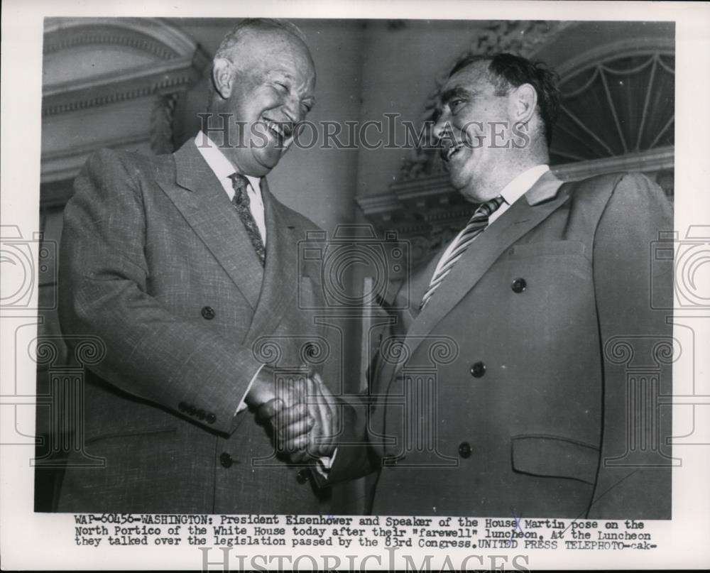 1954 Press Photo President Eisenhower shakes hands with House Speaker Martin - Historic Images