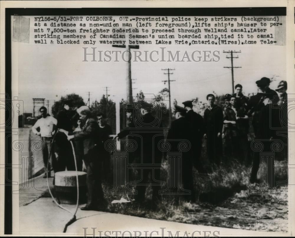 1946 Press Photo Provincial police keep strikers at a distance - nee94553 - Historic Images