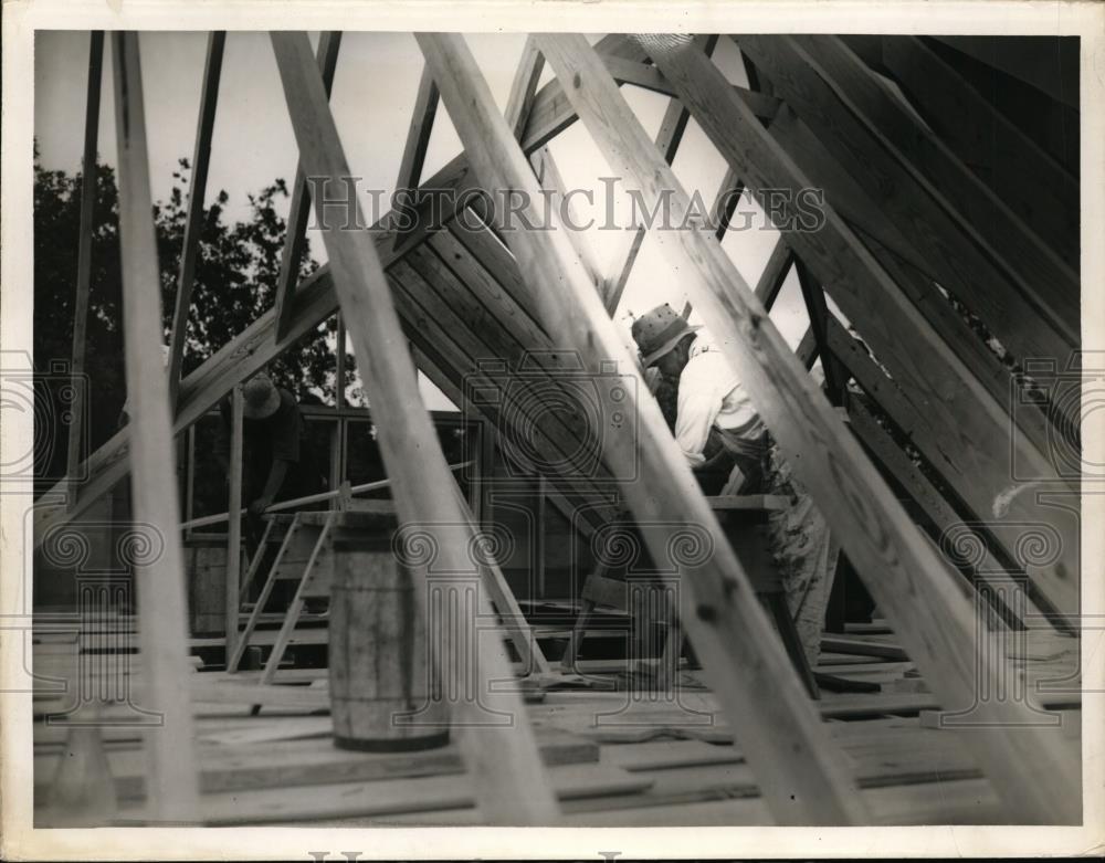 1939 Press Photo Carpenters building a home - nee94147 - Historic Images