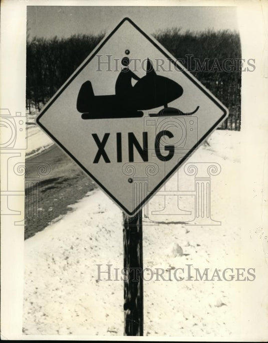 1972 Press Photo Snowmobiles Sign In Wisconsin - nee93851 - Historic Images
