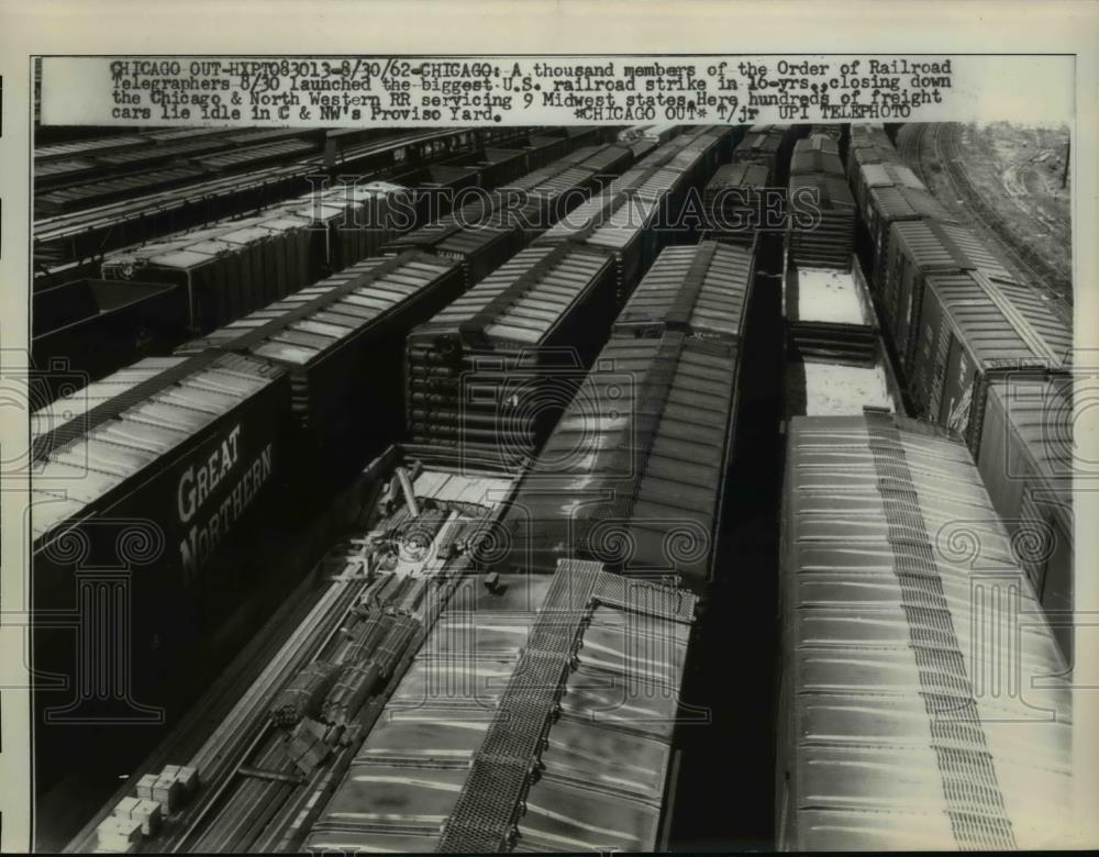 1962 Press Photo Idle Train Cars During Railroad Strike, C & NW Proviso Yard - Historic Images
