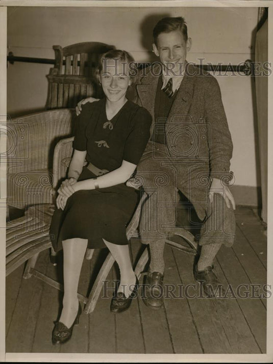 1937 Press Photo German schoolchildren Dieter Lohr & Ursula Hase - nef01074 - Historic Images