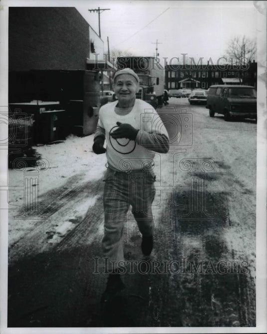 1975 Press Photo Paul Karaszi - cvb59020 - Historic Images