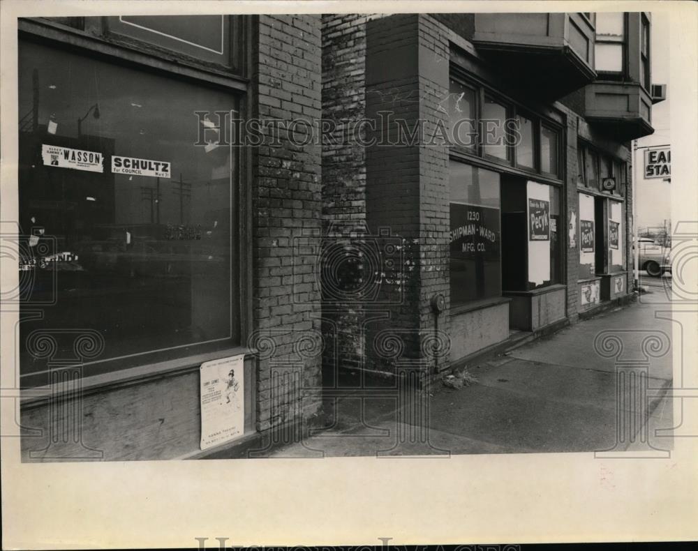 1962 Press Photo Political Signs at Bradley Building - nee96903 - Historic Images