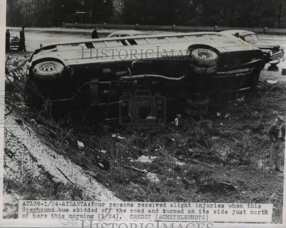 1948 Press Photo Greyhound Bus Skidded off The Road - nee96125 - Historic Images