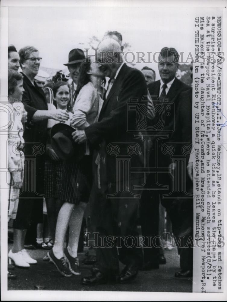 1958 Press Photo Jane Maloney stands on tip-toes and fetches kiss - nef01040 - Historic Images