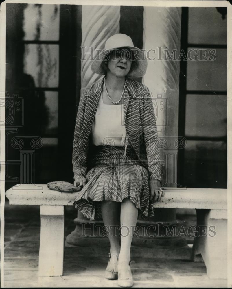 1930 Press Photo Mrs.Charles A.McCulloch wife of noted Chicago Banker - Historic Images