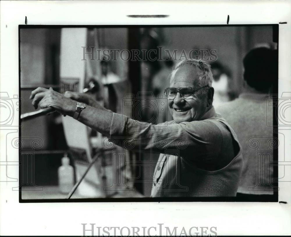 1989 Press Photo Max Neidenbach age 85 at Marciano&#39;s Gym - cvb64205 - Historic Images
