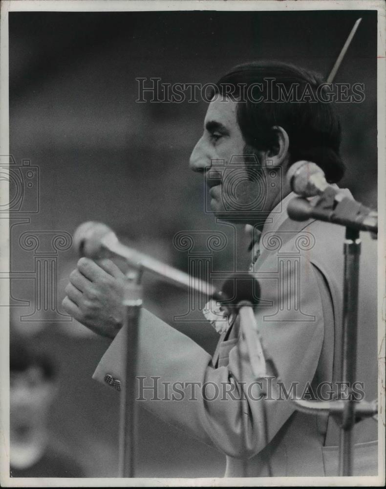 1971 Press Photo Nick Mileti, Leading Band - cvb64740 - Historic Images