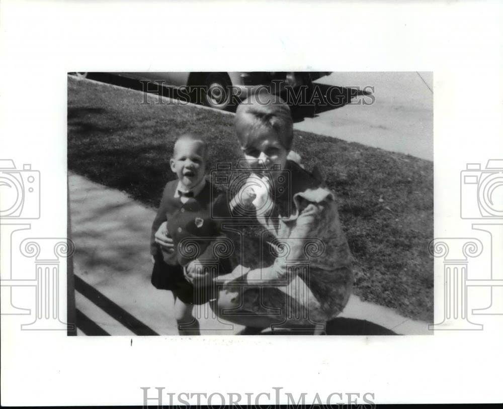 1965 Press Photo Easter 1965 Cory Snyder and Mom Peggy - cvb57791 - Historic Images